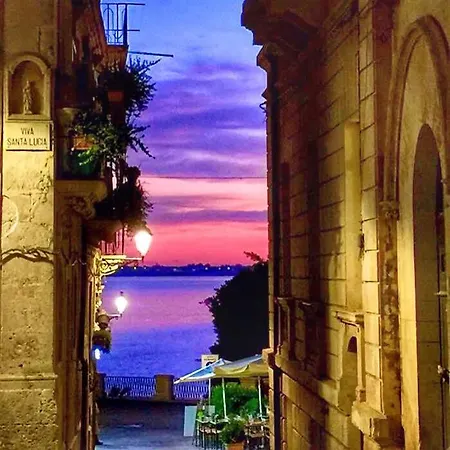 Cortile Davi In Ortigia Сиракузы